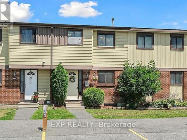 Townhouse for sale in Ottawa
