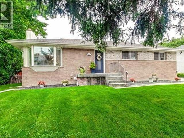 House for sale in Ancaster, Ontario