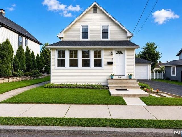 House for sale in Bergenfield, New Jersey