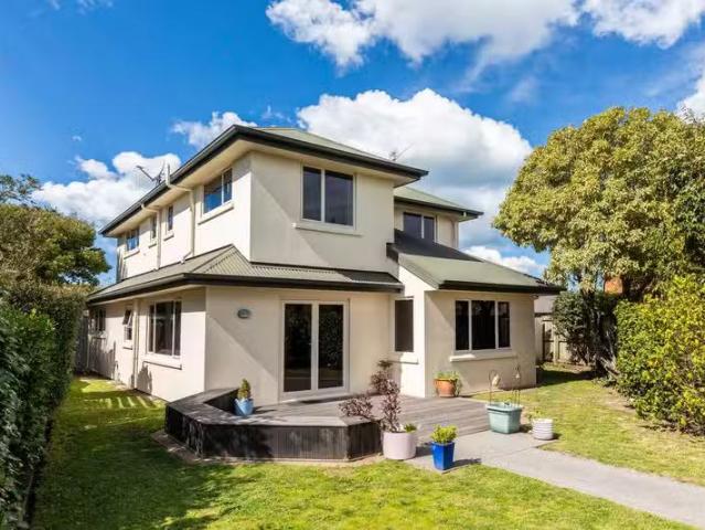 House for sale in Chaslands, Canterbury