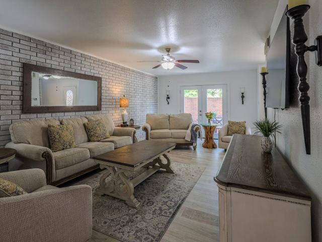 Townhouse for sale in Lake Jackson, Brazoria County