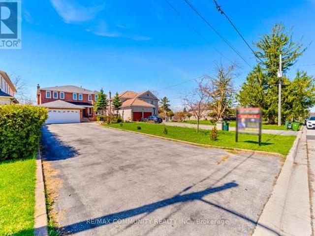 House for sale in Scarborough Centre, Toronto