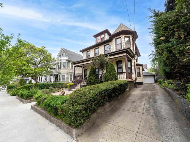 House for sale in Hudson, New Jersey