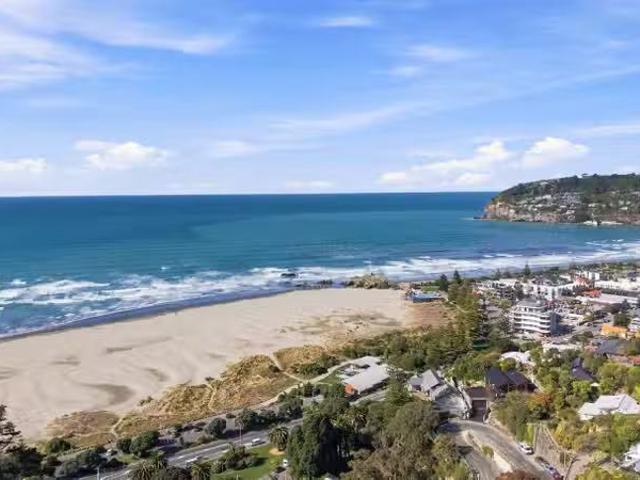 House for sale in Chaslands, Canterbury