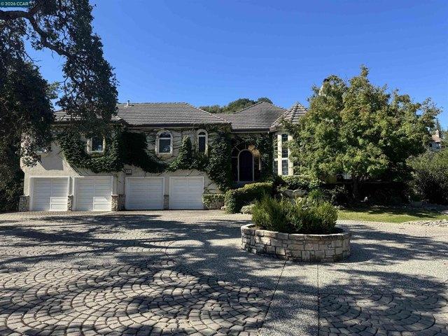 House for sale in Alamo, California