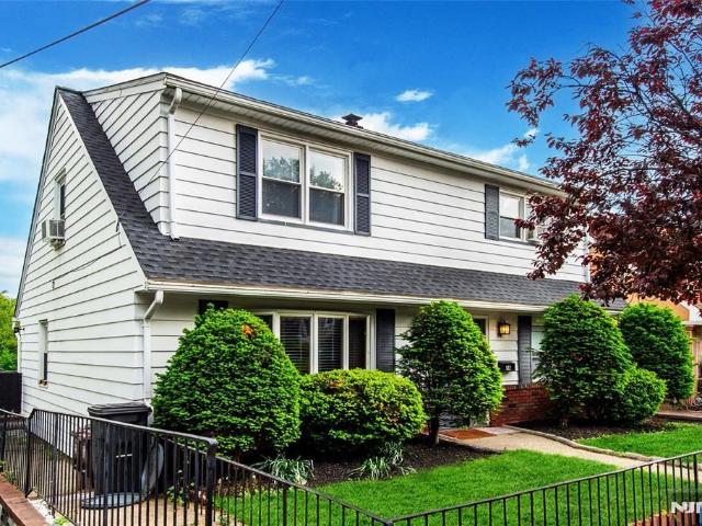 Duplex for rent in Lodi, New Jersey