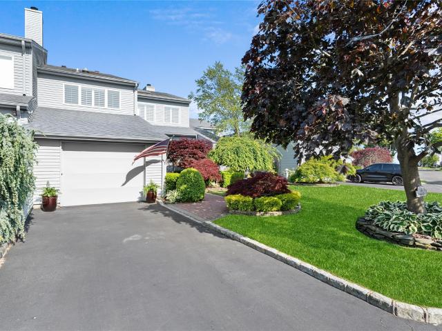 Condo for sale in Blue Point