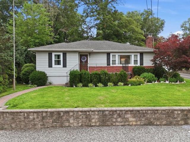 House for sale in Huntington, New York
