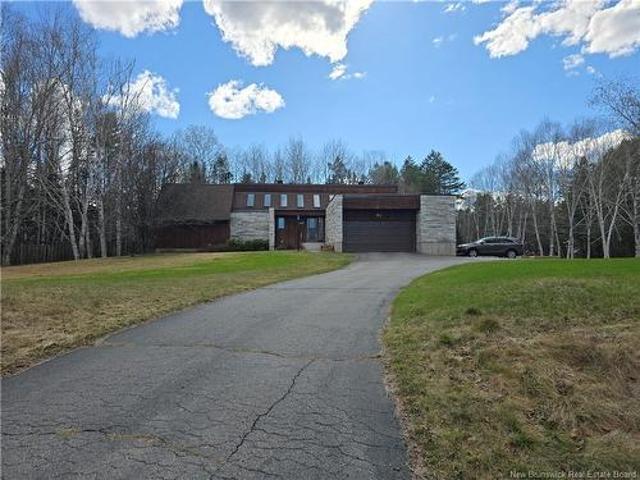 House for sale in Bathurst, New Brunswick