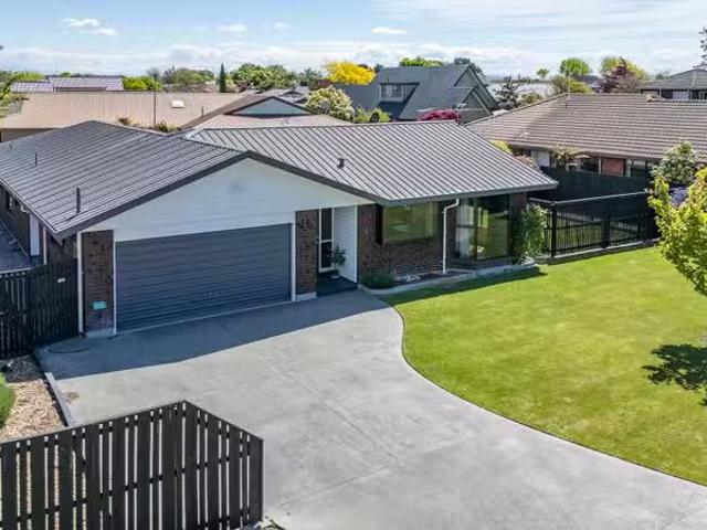 House for rent in Chaslands, Canterbury