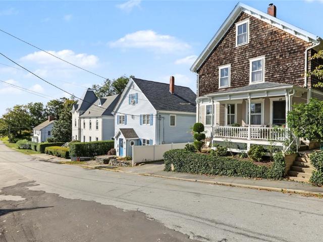 House for sale in Tiverton, Newport County