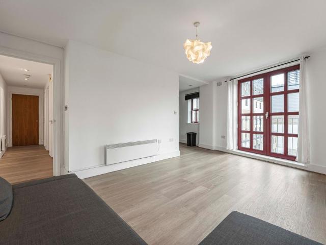 House for rent in Spitalfields, Cat Hill