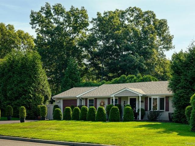 House for sale in Ridge, Town of Brookhaven
