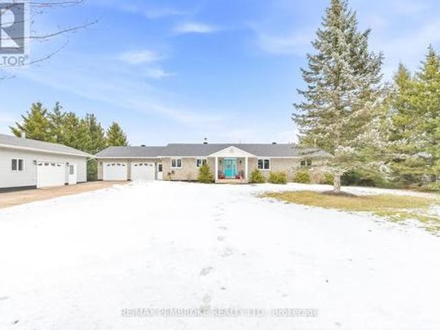 House for sale in Renfrew, Ontario