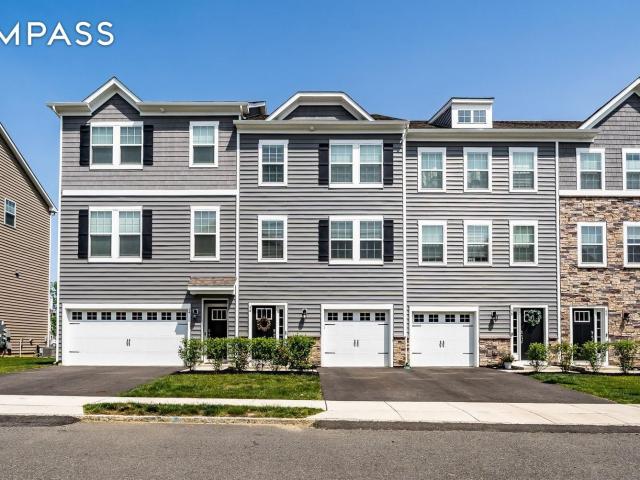 Townhouse for rent in Mount Laurel, New Jersey