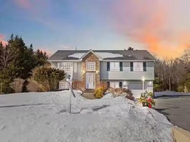 House for sale in Hammond's Plains, Nova Scotia