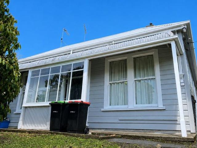House for rent in Otakou
