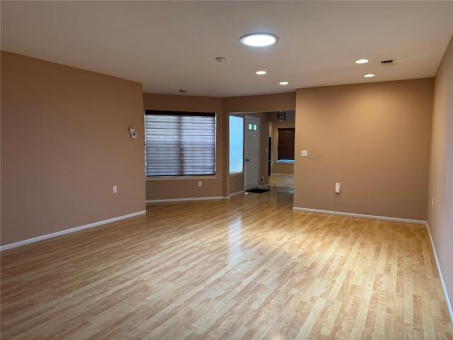 Condo for sale in Coram