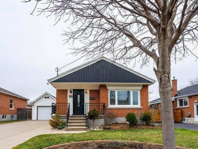 House for sale in Ancaster, Ontario