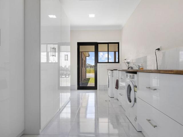 House for rent in Brisbane Grove, New South Wales