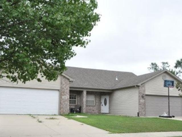 House for sale in Merrillville, Indiana