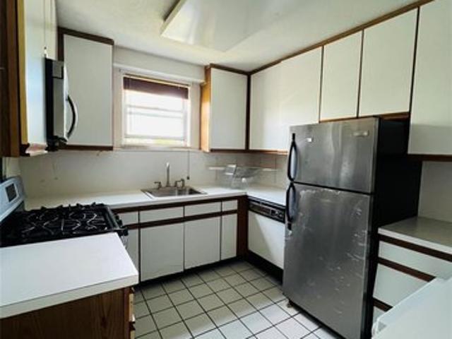 House for rent in The Bronx, Arverne