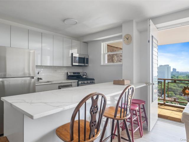 Property for sale in The Bronx, Arverne