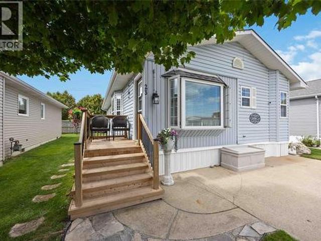 House for sale in Brights Grove, Ontario
