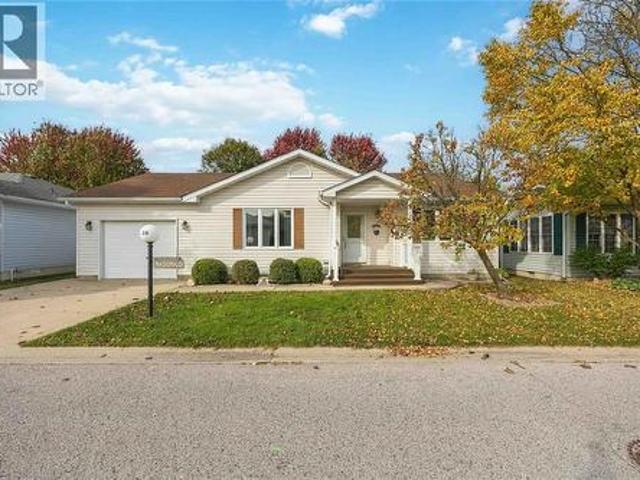 House for sale in Bluewater Country Estates, Sarnia