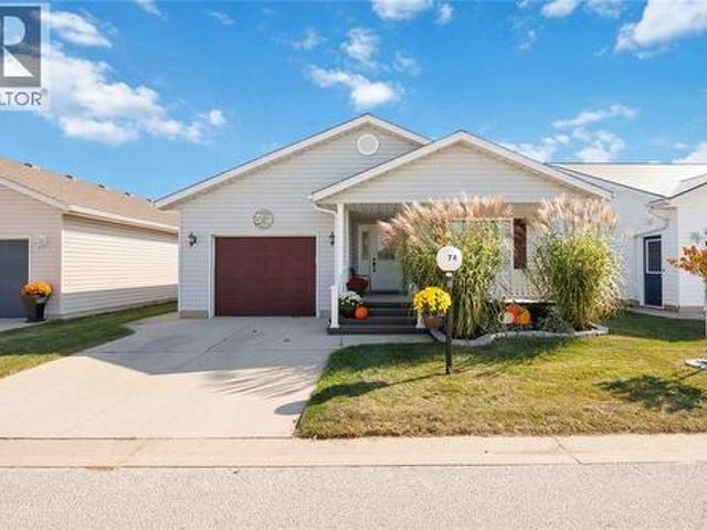 House for sale in Brights Grove, Ontario