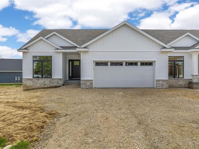 Condo for sale in Linn, Iowa