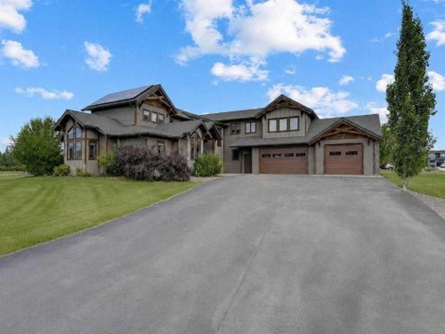 House for sale in Alberta