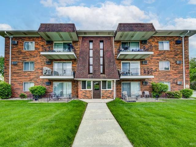 Condo for sale in Crestwood, Illinois