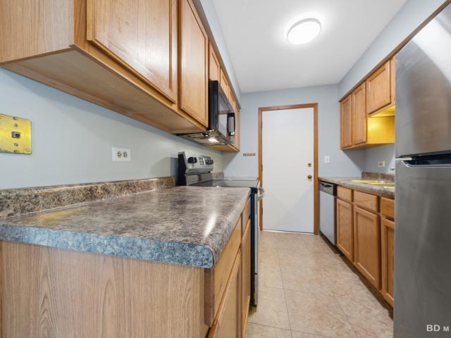Condo for sale in Crestwood, Illinois