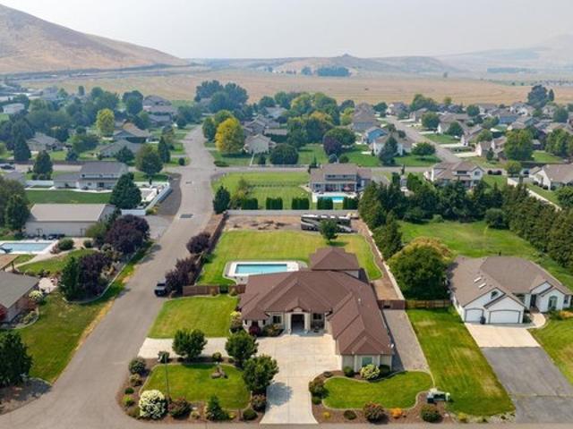 House for sale in West Richland, Washington