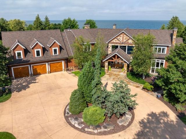 House for sale in Sturgeon Bay, Wisconsin