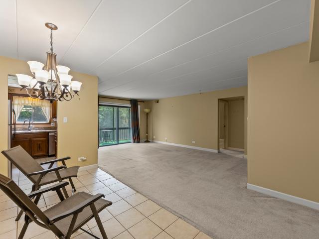 Condo for sale in Crestwood, Illinois