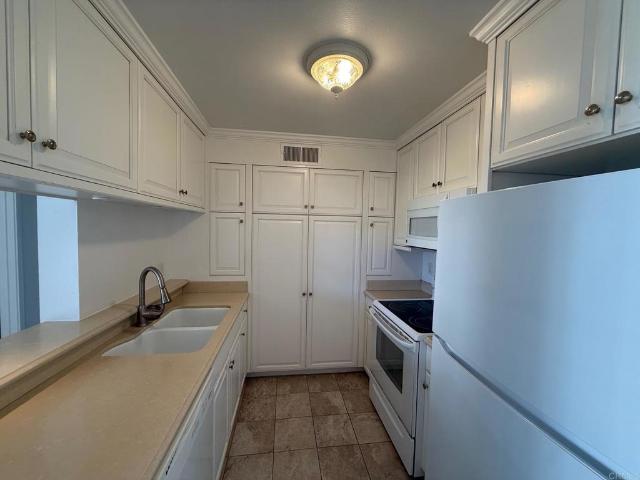 Condo for sale in La Mesa, California