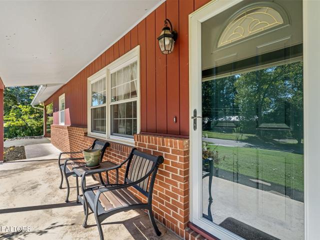 House for sale in Black Oak-Inskip, Knoxville