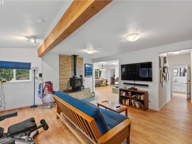 House for sale in Coos Bay