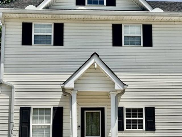 Townhouse for sale in Centre, Alabama