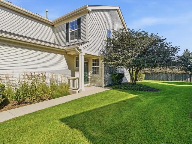 Townhouse for sale in Round Lake, Illinois
