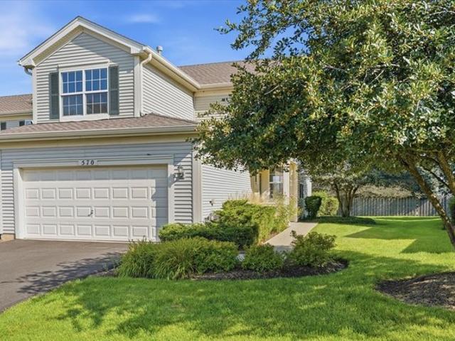 Townhouse for sale in Round Lake, Illinois