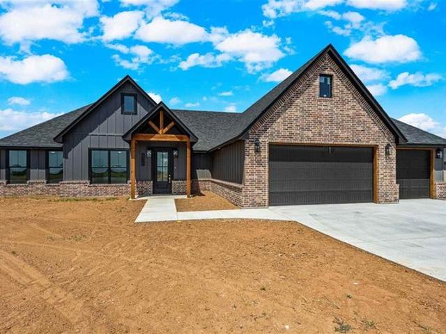 House for sale in Elgin, Oklahoma