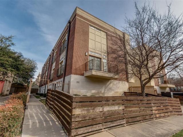 Condo for sale in Dallas, Texas