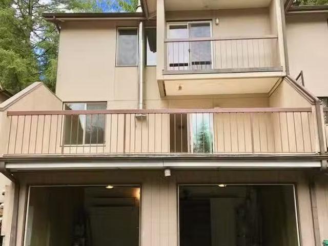 Condo for rent in Kirkland