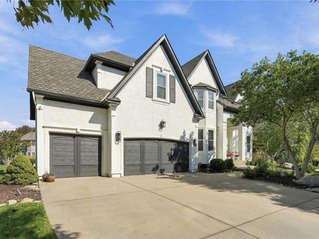 House for sale in Overland Park, Johnson County