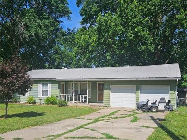 House for sale in Gladstone, Missouri