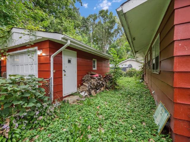 House for sale in Mchenry, Illinois