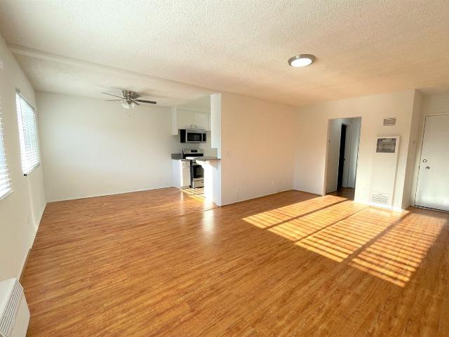 Apartment for rent in Canoga Park, California
